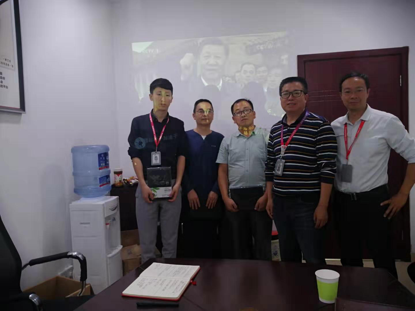 守初心、擔(dān)使命，找差距、抓落實----長虹格潤支部主題黨日活動